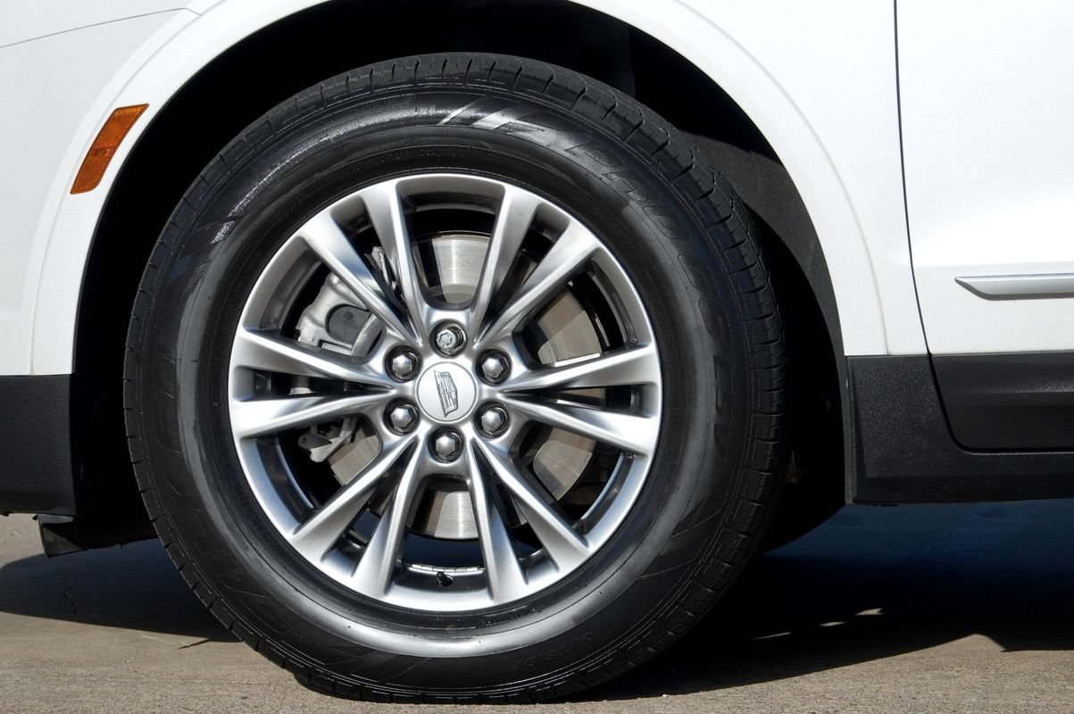 Used 2021 Cadillac XT5 Premium Luxury w/ LPO, Floor Liner Package FWD image 27