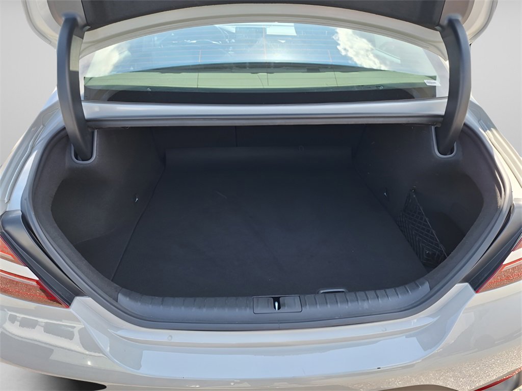 Used 2025 Genesis G70 2.5T image 25