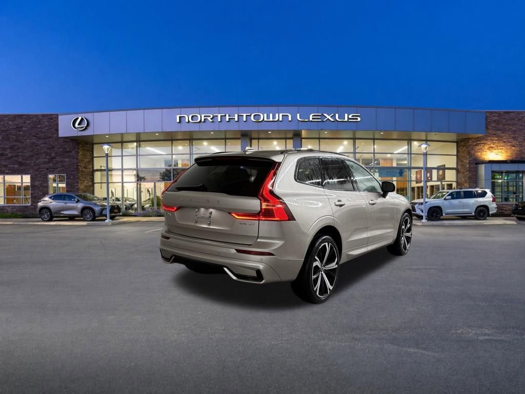 Used 2025 Volvo XC60 B5 Ultra AWD/4WD image 23