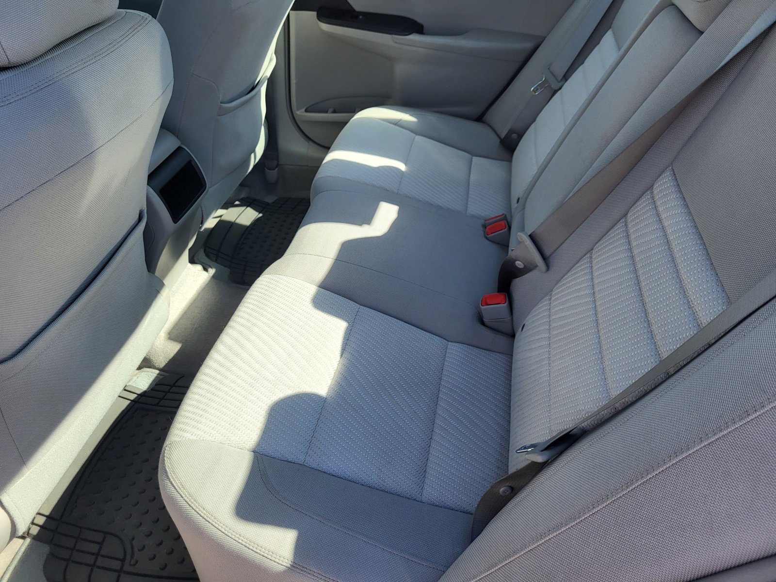 Used 2016 Toyota Camry LE image 17