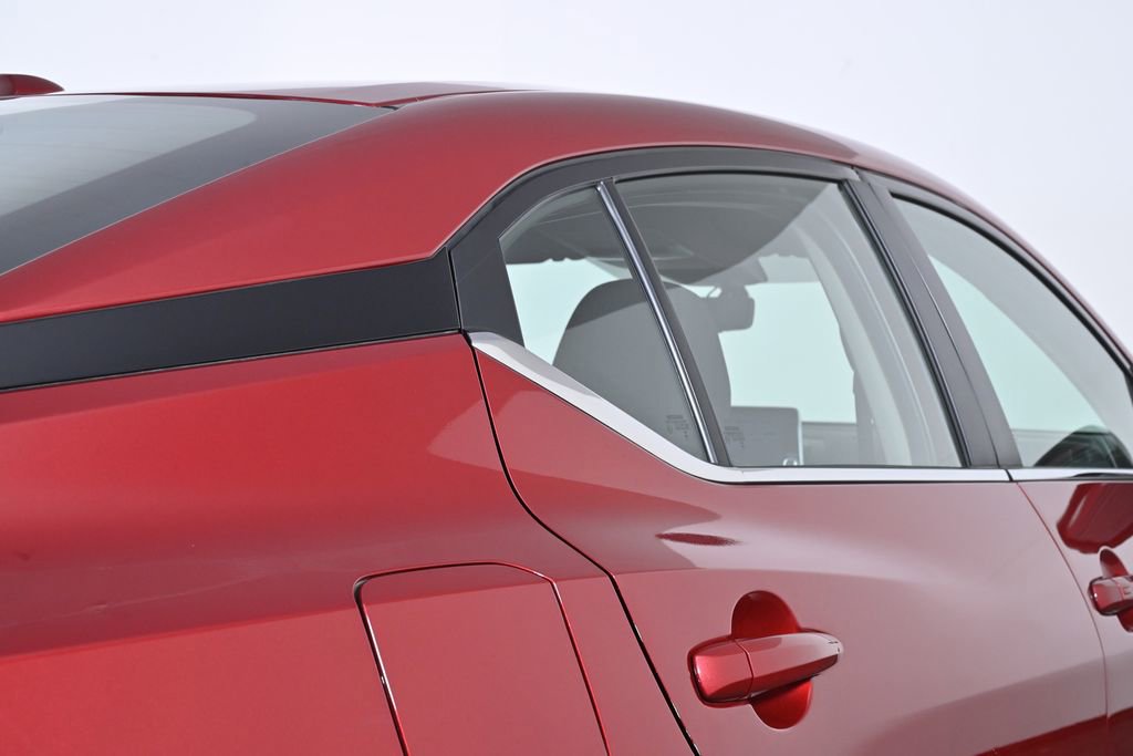 Certified 2022 Nissan Sentra SR w/ Electronics Package image 12