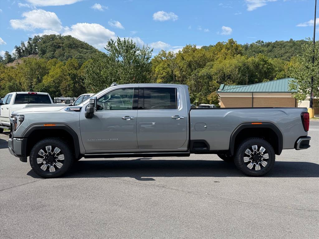 New 2026 GMC Sierra 3500 Denali w/ Denali Reserve Package AWD/4WD image 2