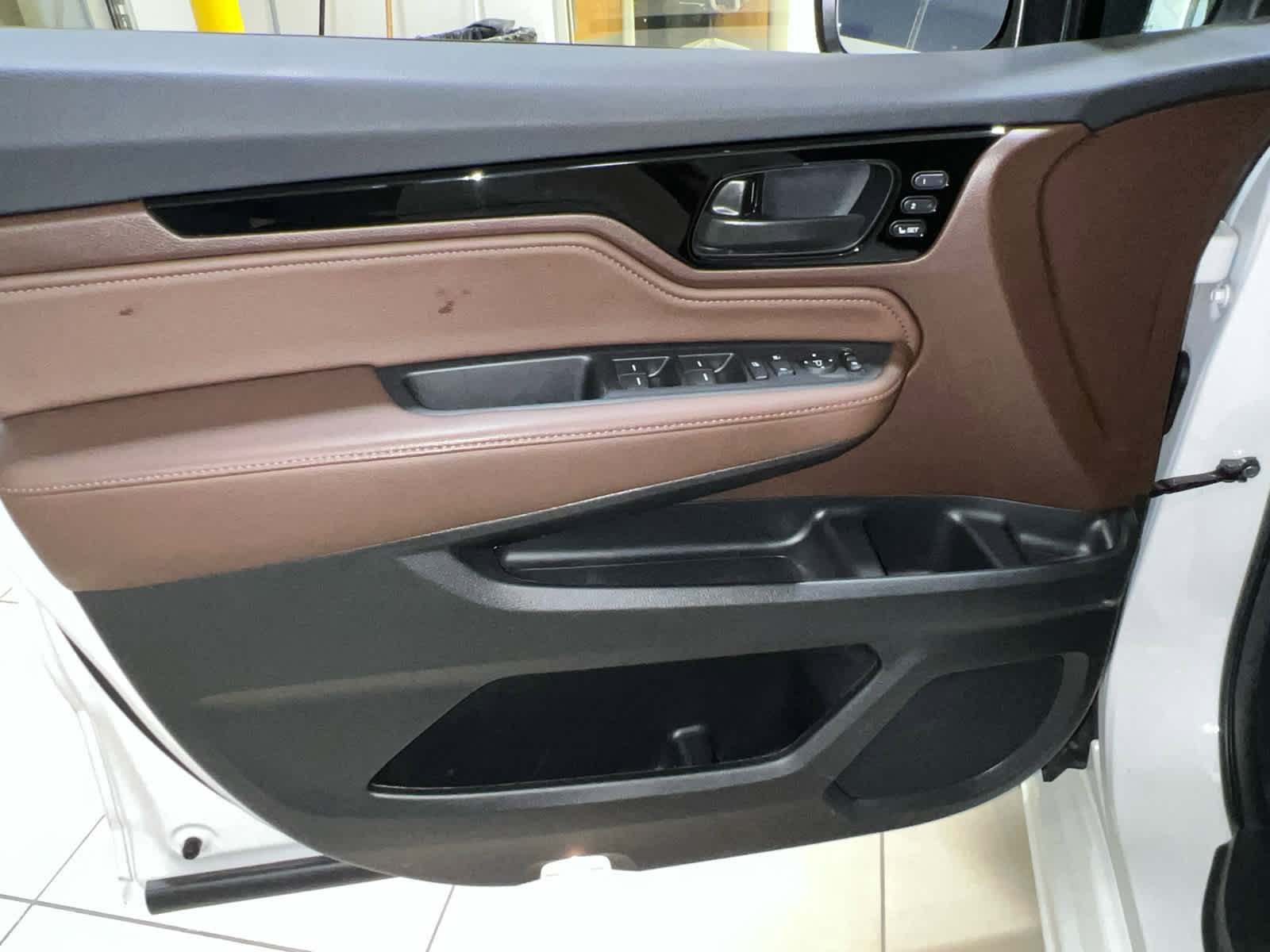 Certified 2025 Honda Odyssey Touring image 13