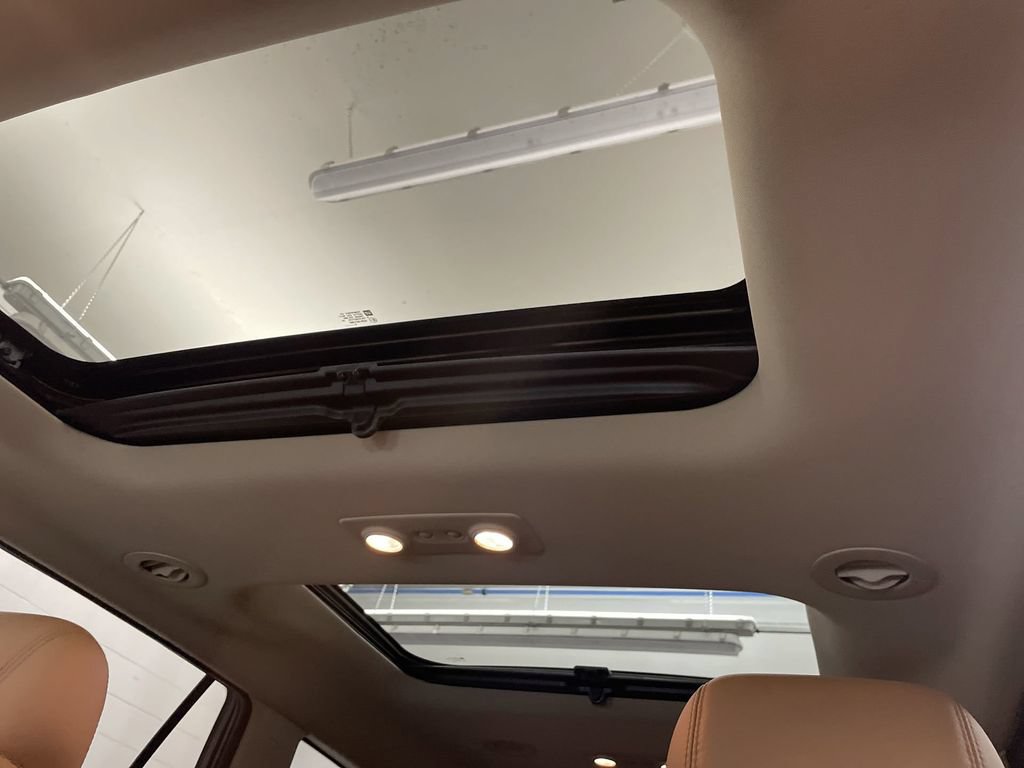 Used 2016 Buick Enclave Premium w/ Experience Buick Package FWD image 10