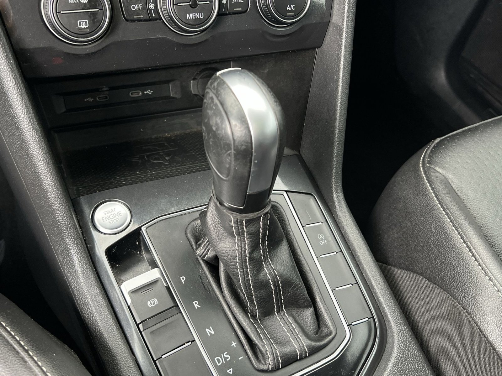 Used 2021 Volkswagen Tiguan SEL image 17