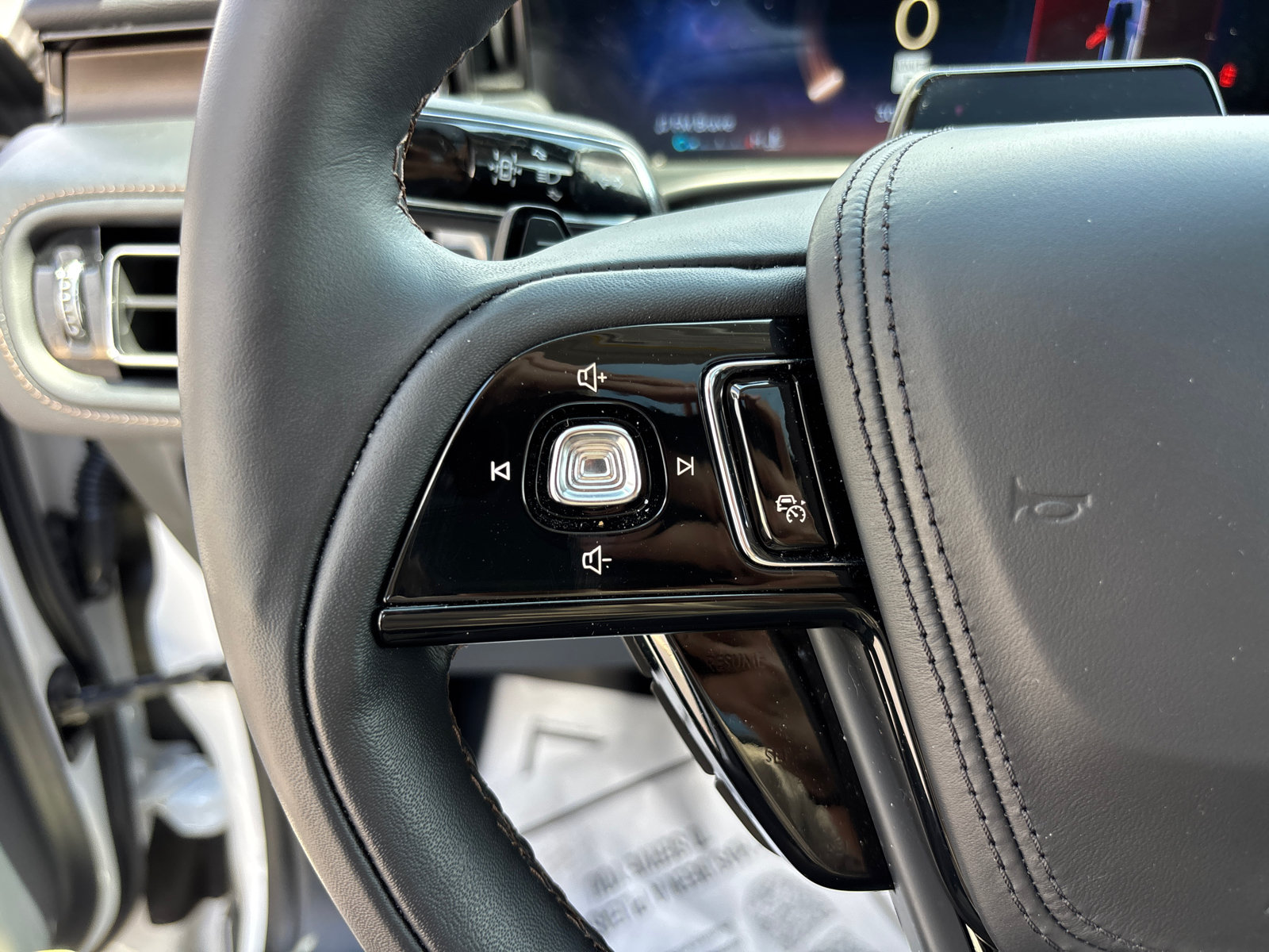 New 2026 Lincoln Aviator Reserve AWD/4WD image 17