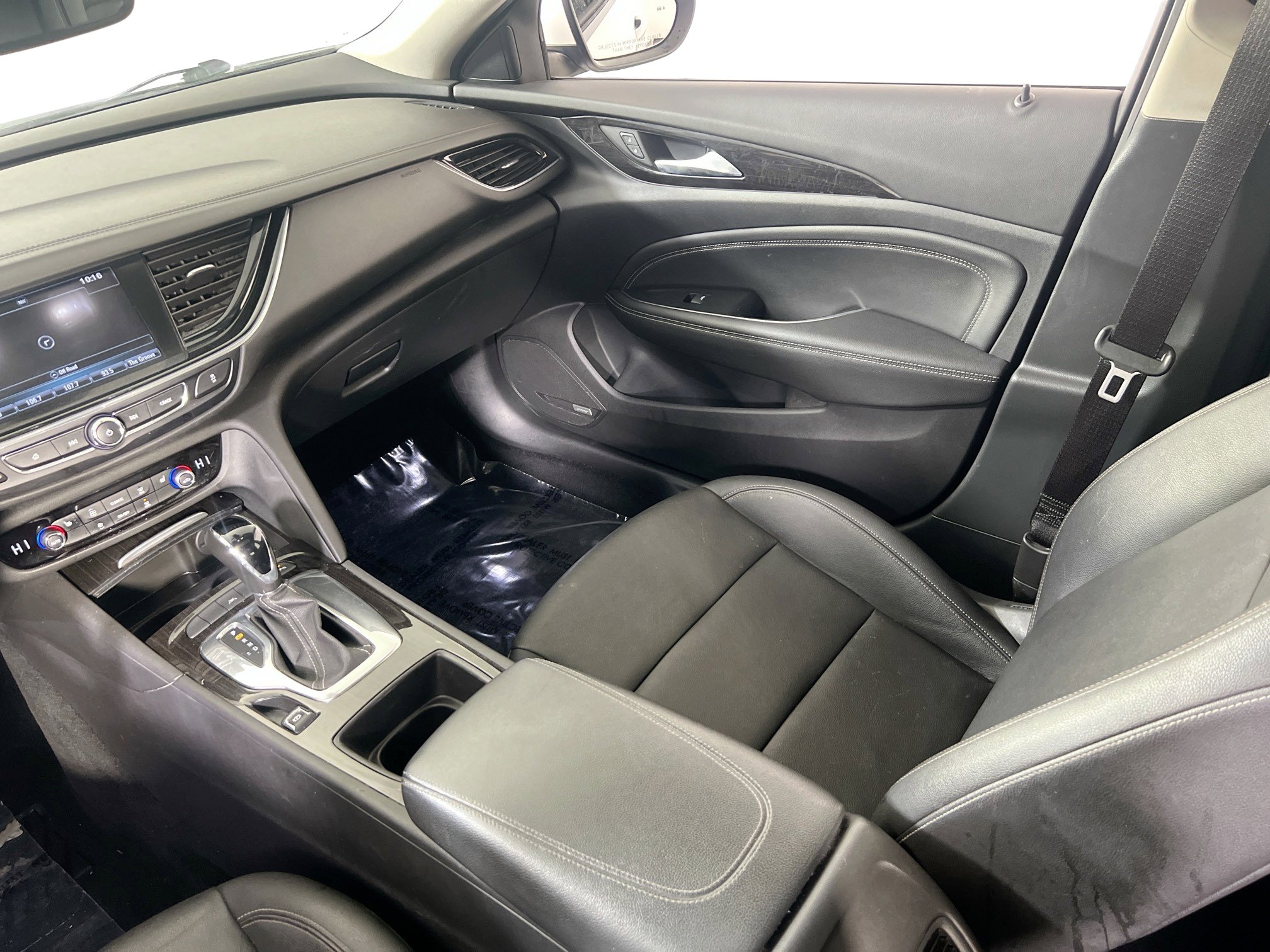 Used 2018 Buick Regal Essence w/ Driver Confidence Package #1 image 25