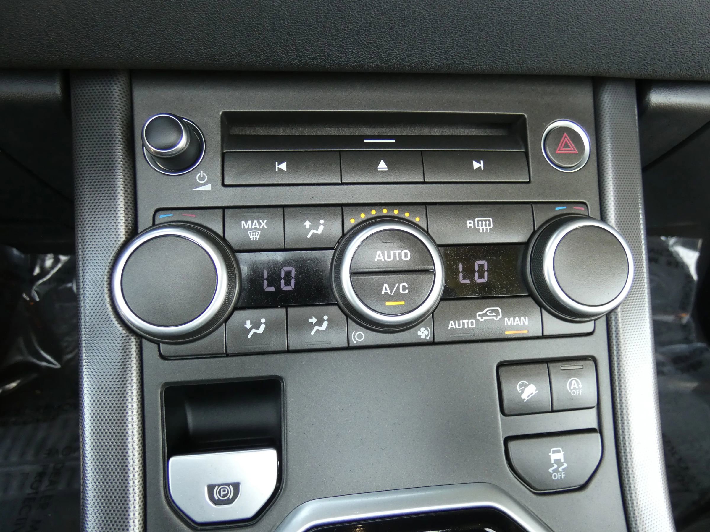 Used 2018 Land Rover Range Rover Evoque SE Dynamic image 50