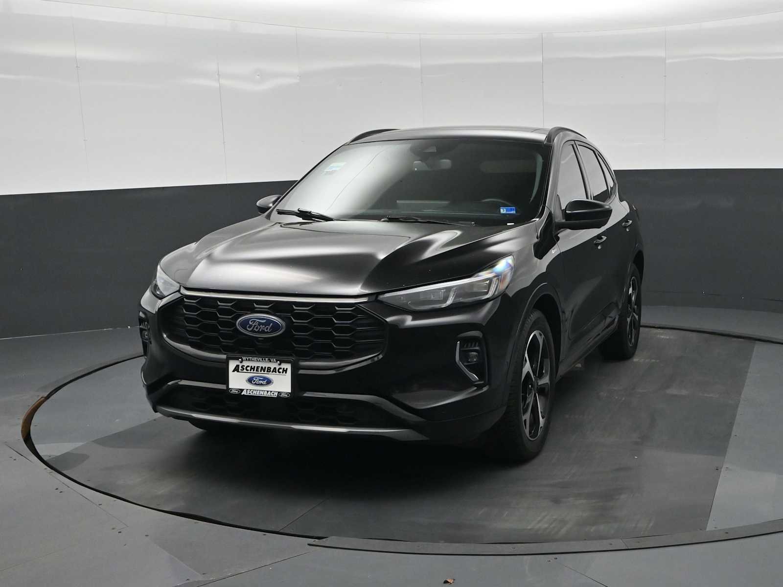 Used 2023 Ford Escape ST-Line Elite w/ Premium Technology Package AWD/4WD image 5
