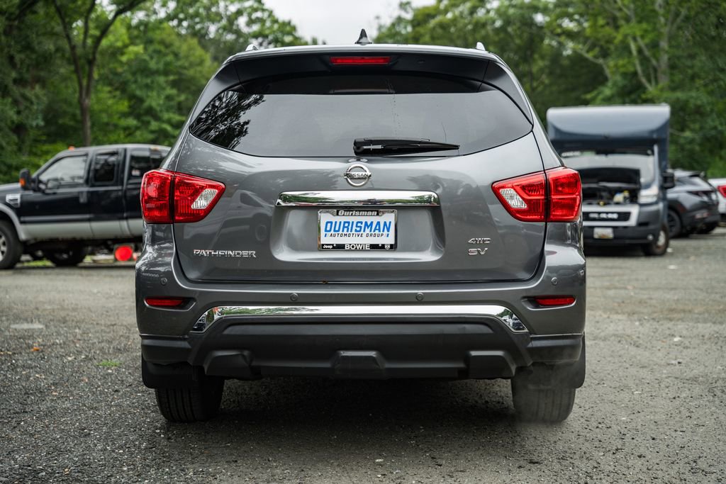 Used 2020 Nissan Pathfinder SV image 5