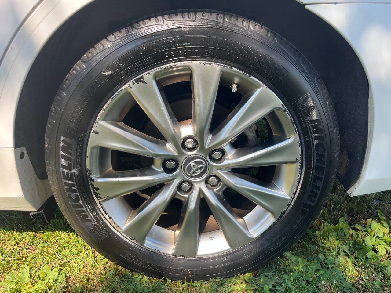 Used 2017 Toyota Camry XLE w/ Moonroof Package image 4