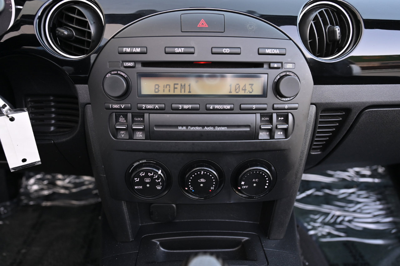 Used 2007 MAZDA MX-5 Miata Touring w/ Suspension Pkg image 21