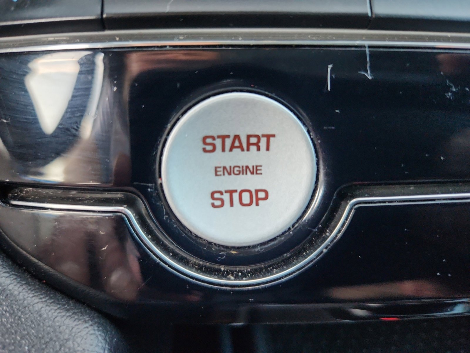 Used 2017 Jaguar F-PACE S image 31