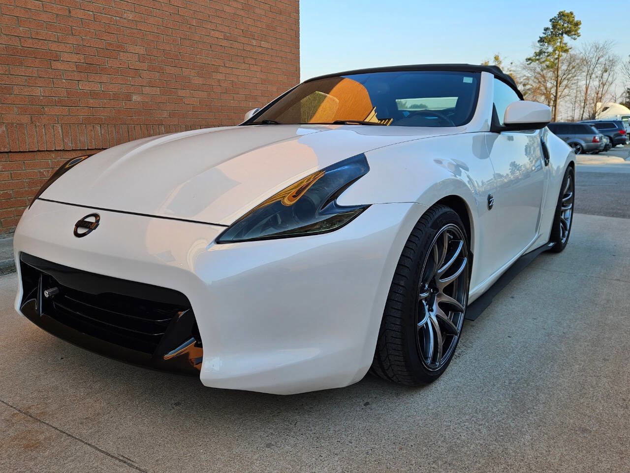 Used 2010 Nissan 370Z Touring w/ Sport Pkg RWD image 1