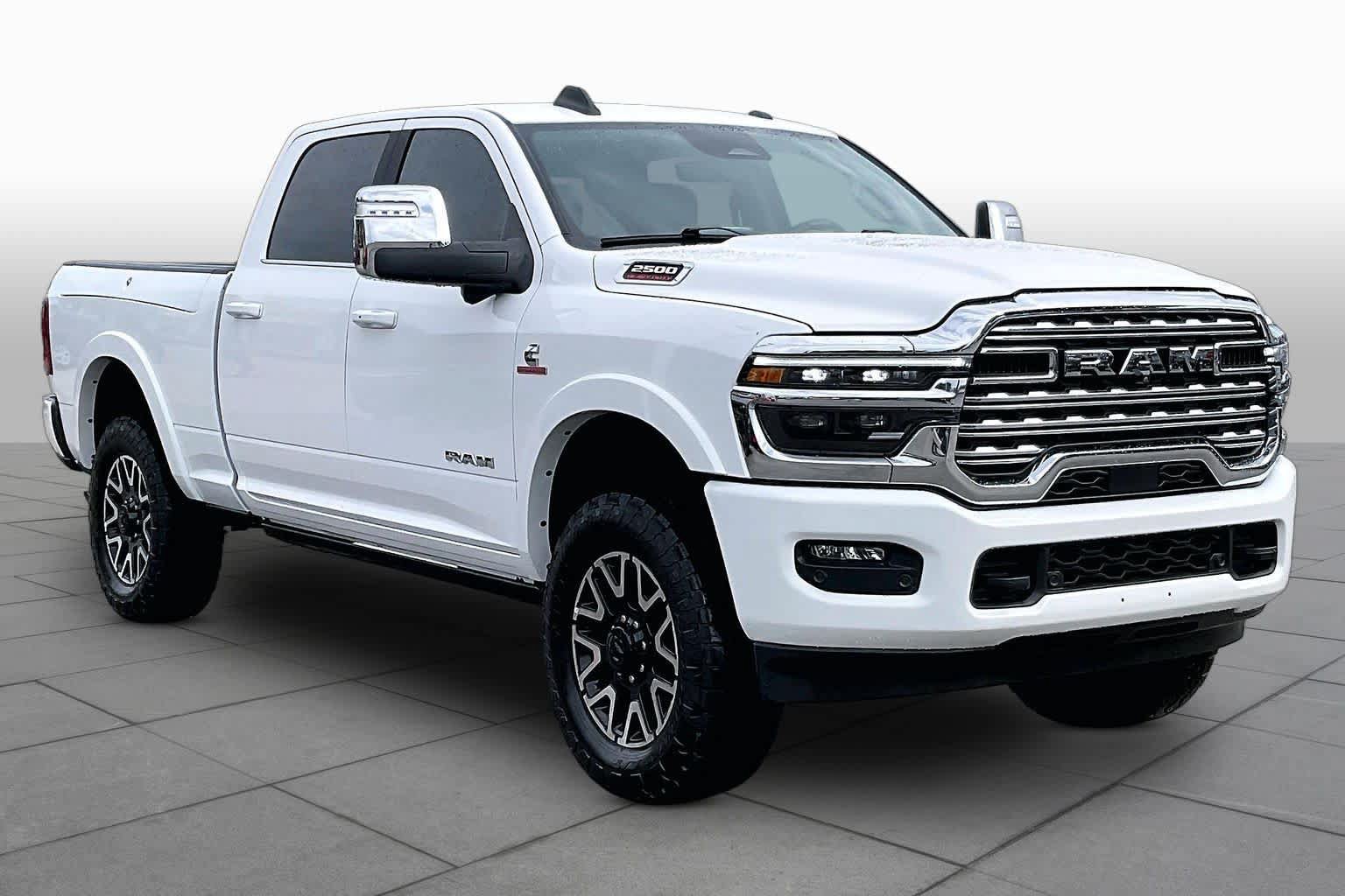 Used 2025 RAM 2500 Limited AWD/4WD image 3