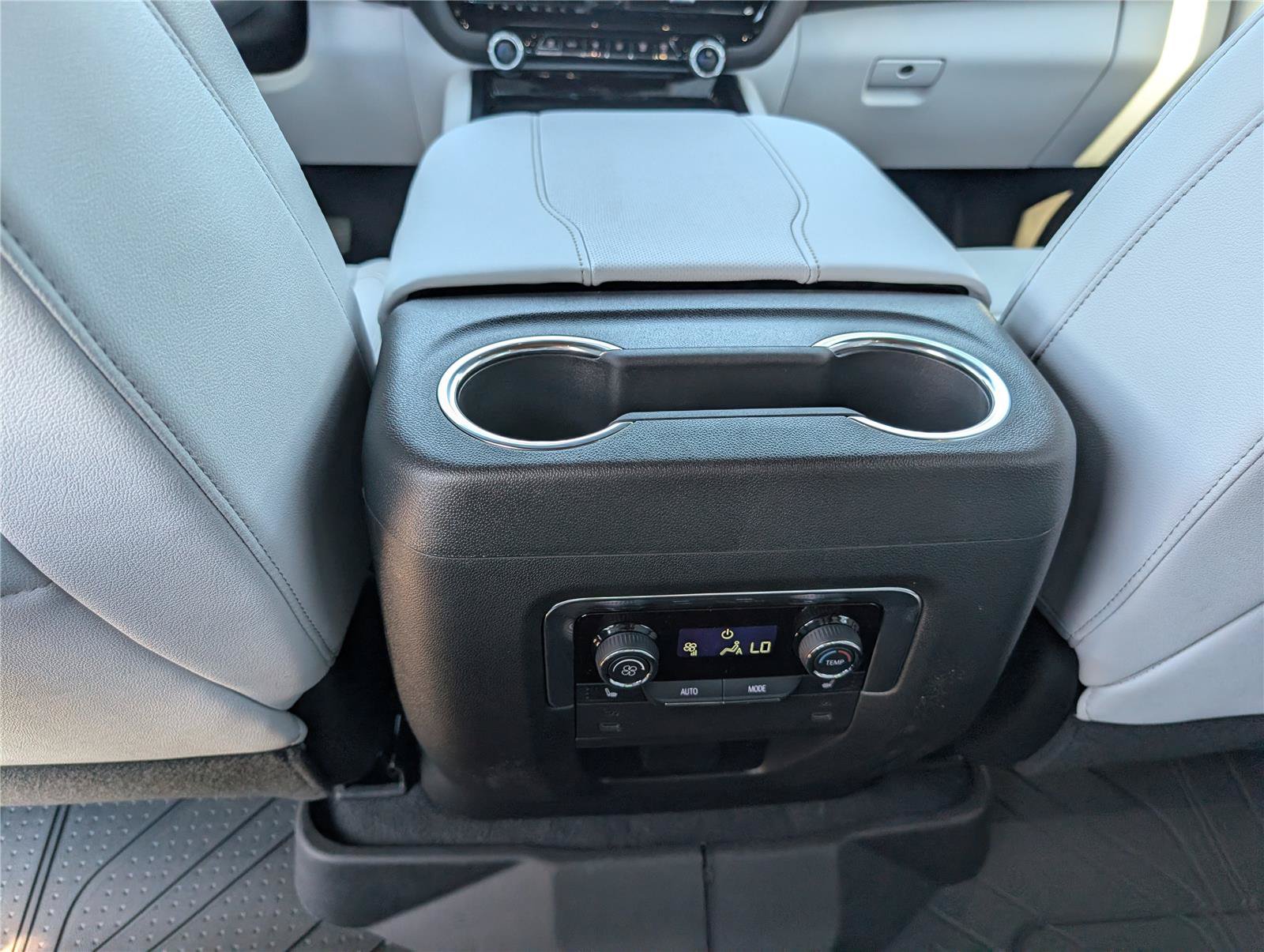 New 2026 Chevrolet Tahoe Premier w/ Sun And Tow Package AWD/4WD image 18