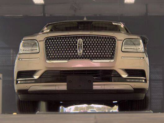 Used 2020 Lincoln Navigator L Reserve w/ Luxury Package AWD/4WD image 3
