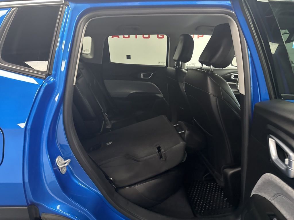 Used 2022 Jeep Compass Latitude w/ Convenience Group AWD/4WD image 35