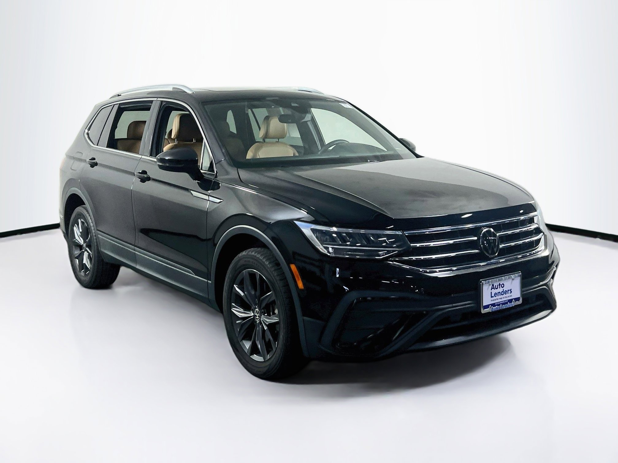 Used 2022 Volkswagen Tiguan SE AWD/4WD image 3