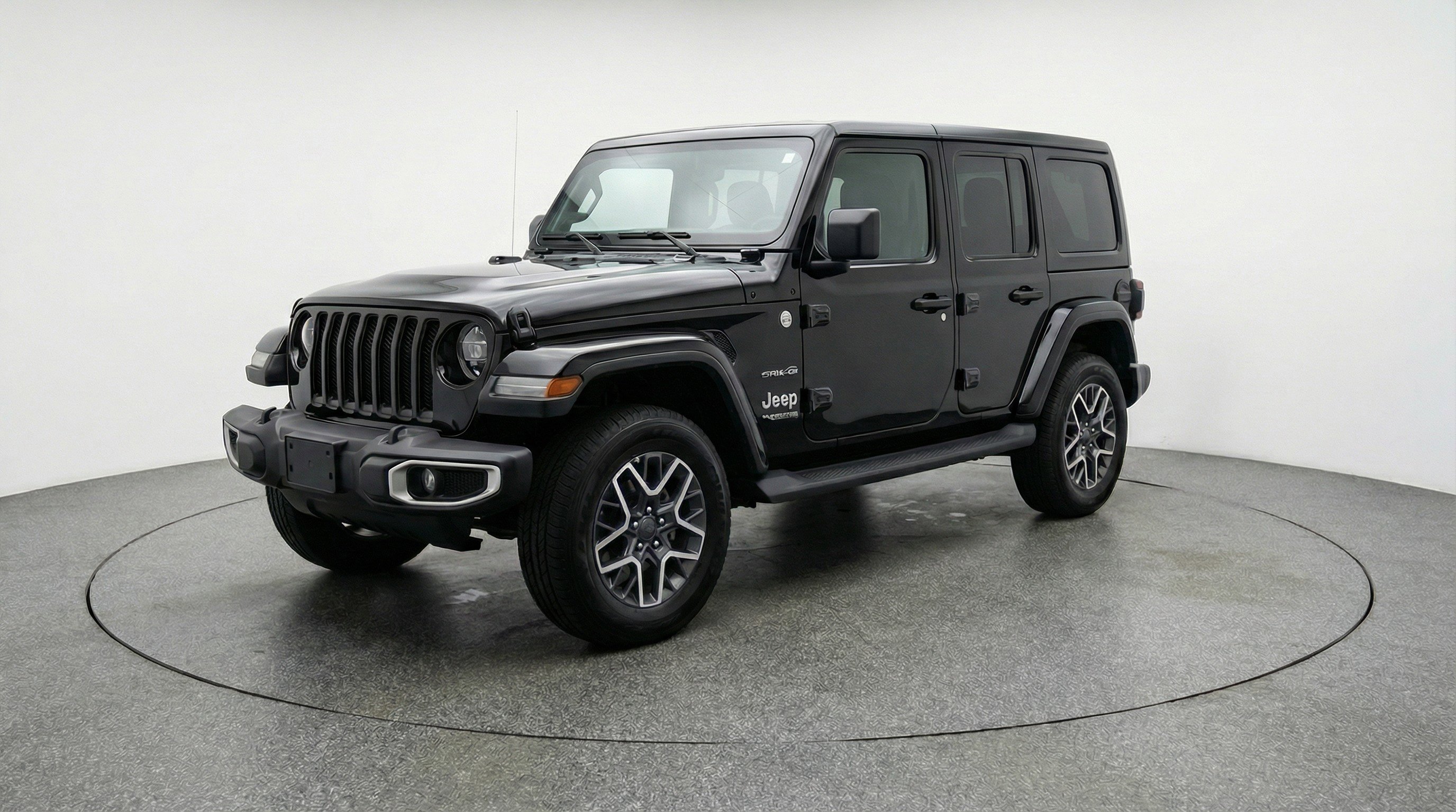 Used 2025 Jeep Wrangler Sahara image 3