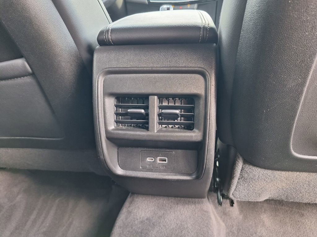 Certified 2024 Cadillac XT4 Premium Luxury image 28