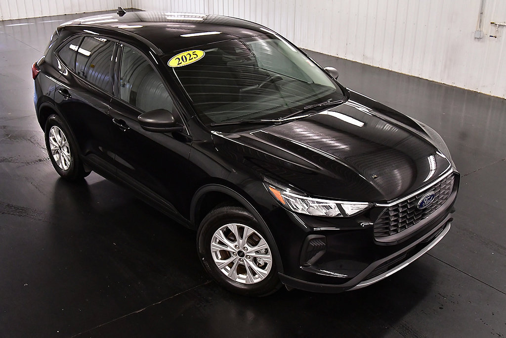 Used 2025 Ford Escape Active AWD/4WD image 13