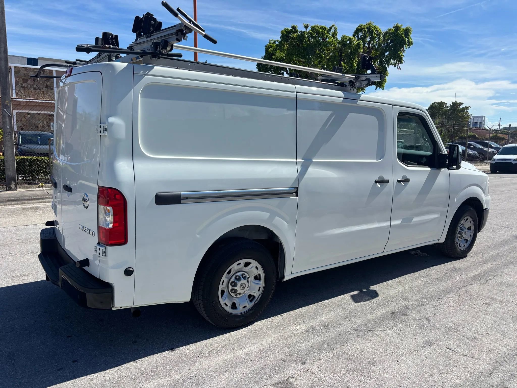 Used 2019 Nissan NV 2500 SV image 5
