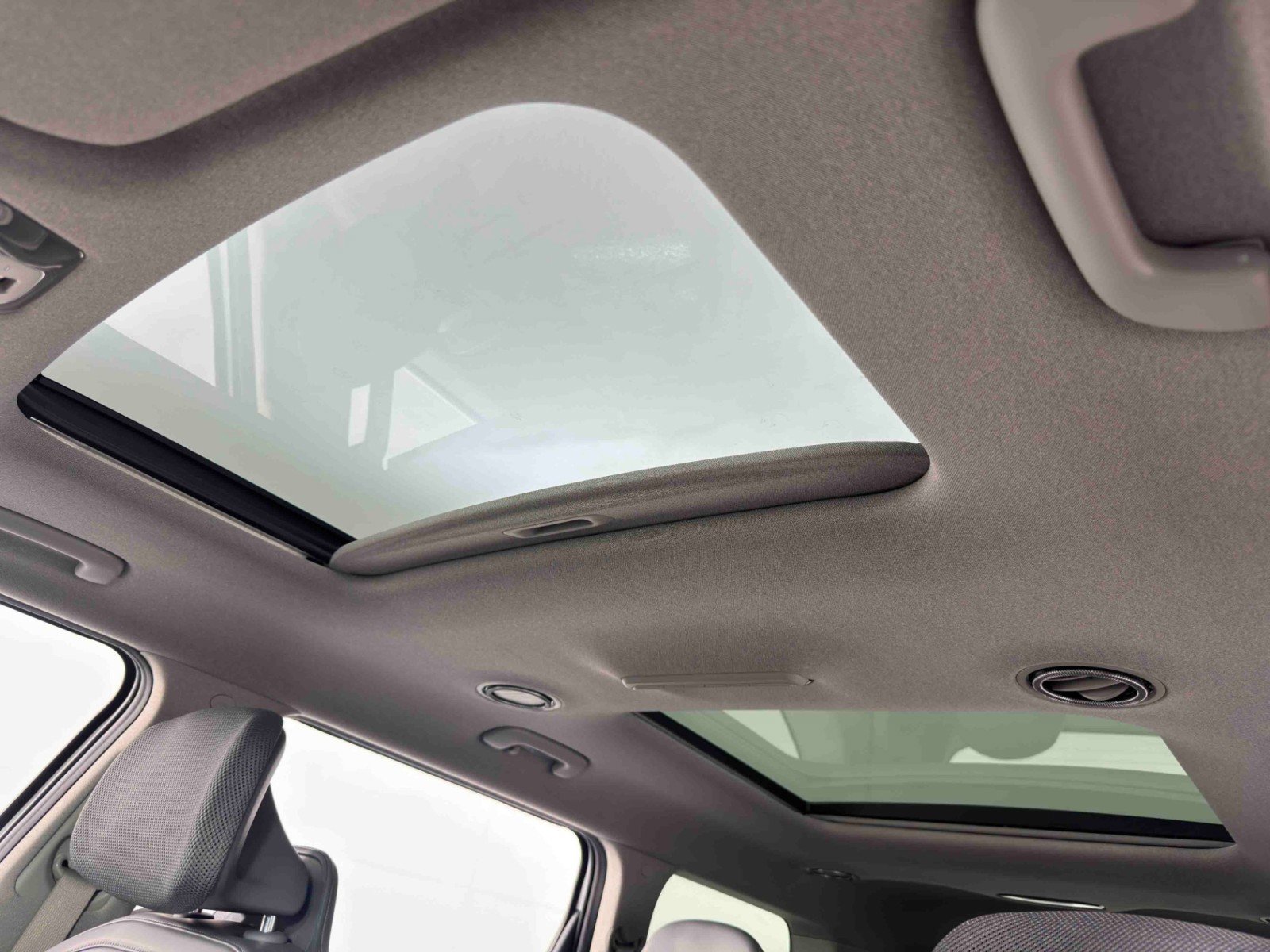 Used 2024 Kia EV9 Wind image 11