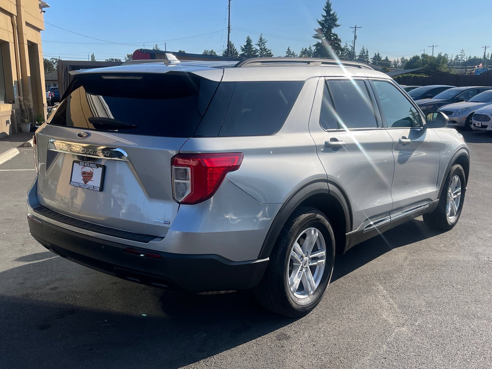 Used 2020 Ford Explorer XLT image 7