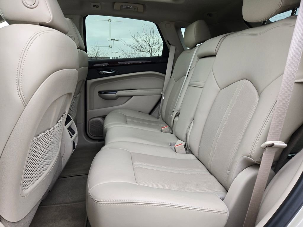 Used 2013 Cadillac SRX Luxury image 4