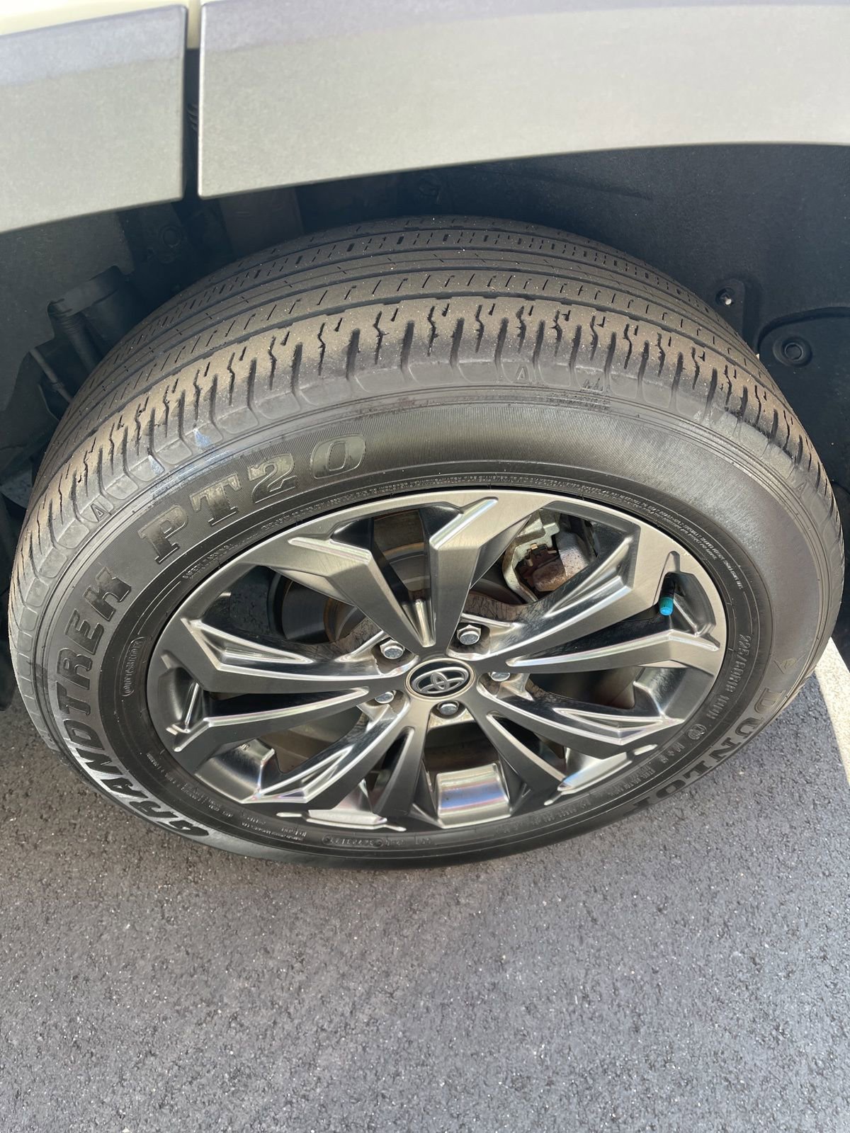 Used 2022 Toyota RAV4 XLE Premium image 15