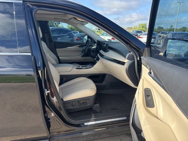 Used 2023 INFINITI QX60 Luxe w/ Vision Package FWD image 21