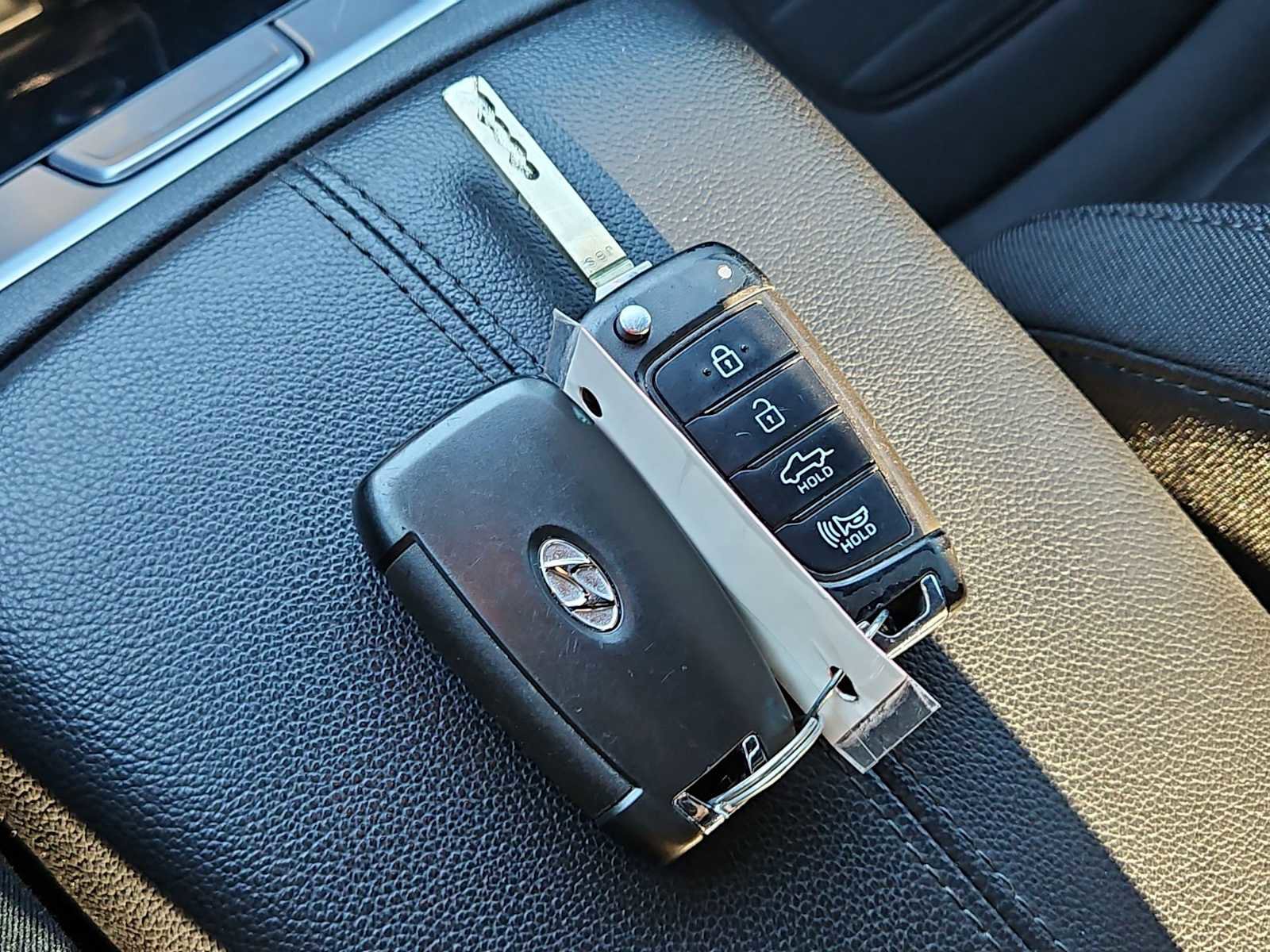 Used 2023 Hyundai Santa Cruz SE image 41