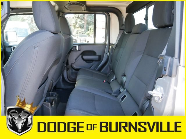 Used 2023 Jeep Gladiator Sport AWD/4WD image 17
