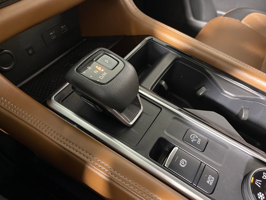 Used 2022 Nissan Pathfinder Platinum w/ Cargo Package image 24