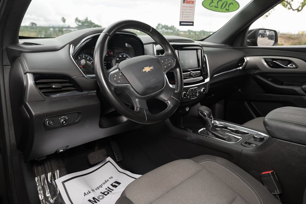 Used 2023 Chevrolet Traverse LT FWD image 18