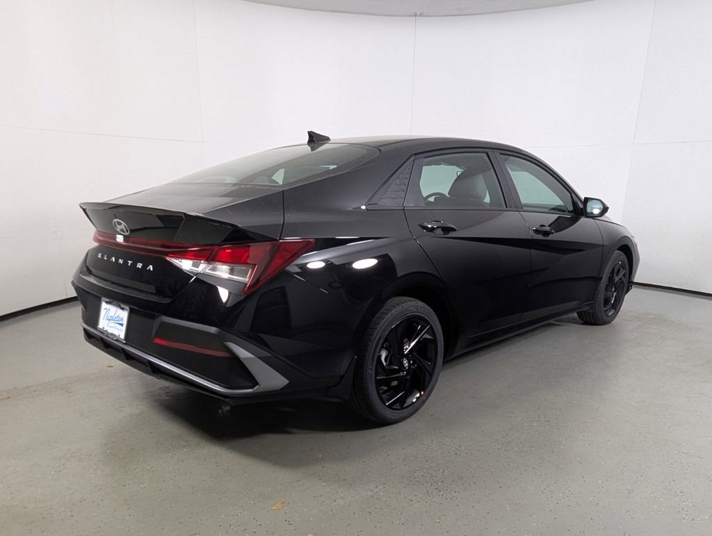New 2026 Hyundai Elantra Sport image 7