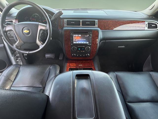 Used 2013 Chevrolet Avalanche LTZ image 11