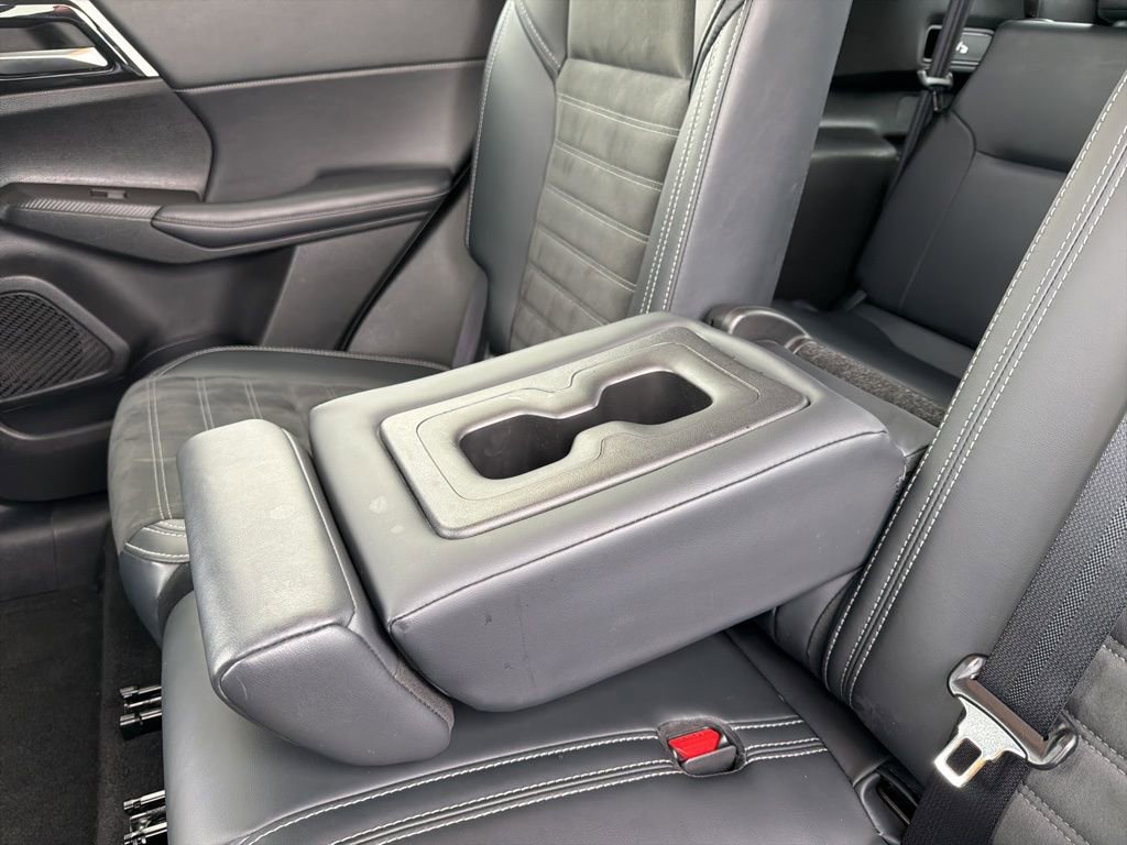 Used 2024 Mitsubishi Outlander SE image 37