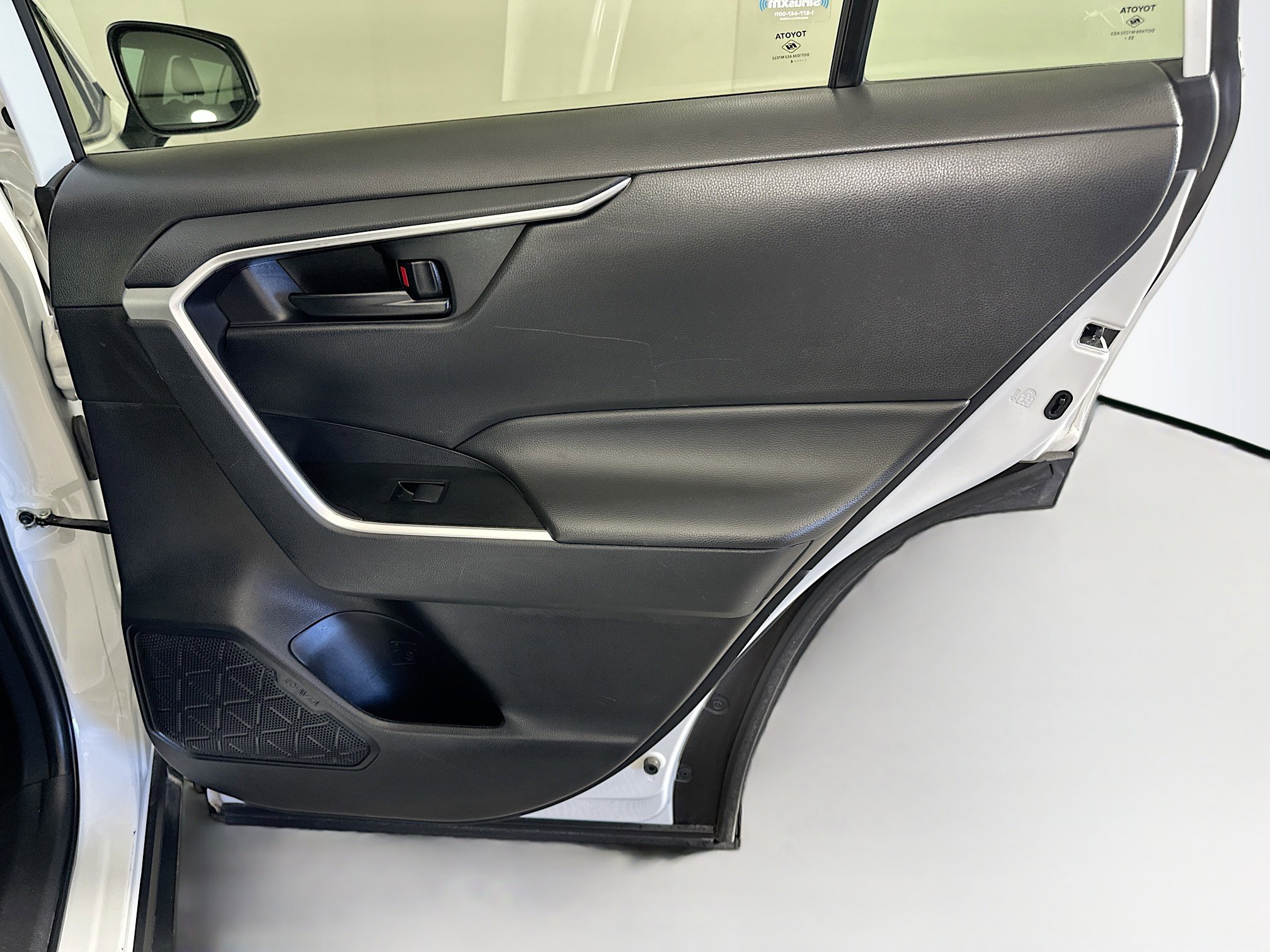 Used 2024 Toyota RAV4 LE image 29