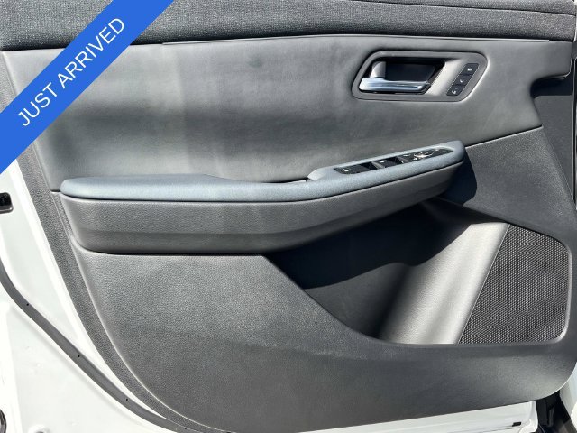 Used 2026 Nissan Leaf Platinum+ w/ Cargo Package (Platinum+) FWD image 23