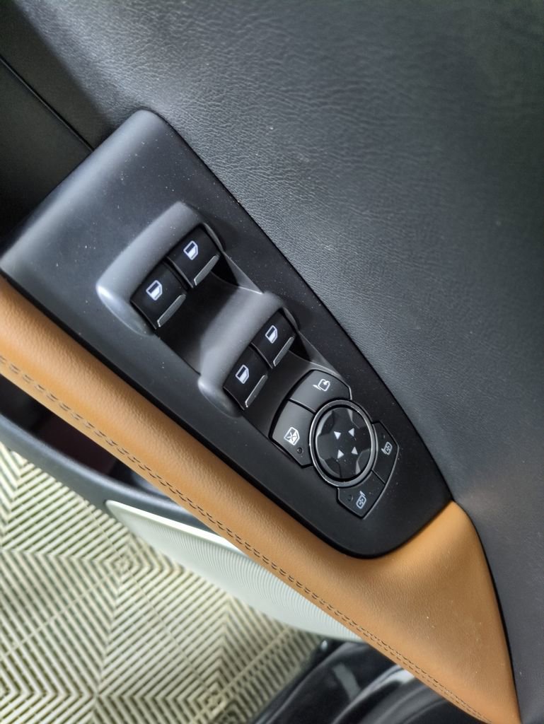 Used 2022 Lincoln Nautilus Reserve w/ Equipment Group 202A image 14