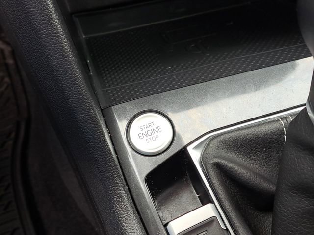 Used 2022 Volkswagen Tiguan SE image 13