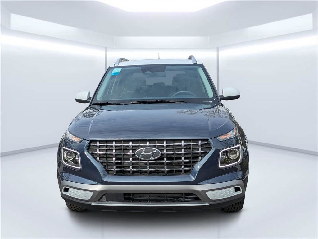 Certified 2025 Hyundai Venue Limited image 8