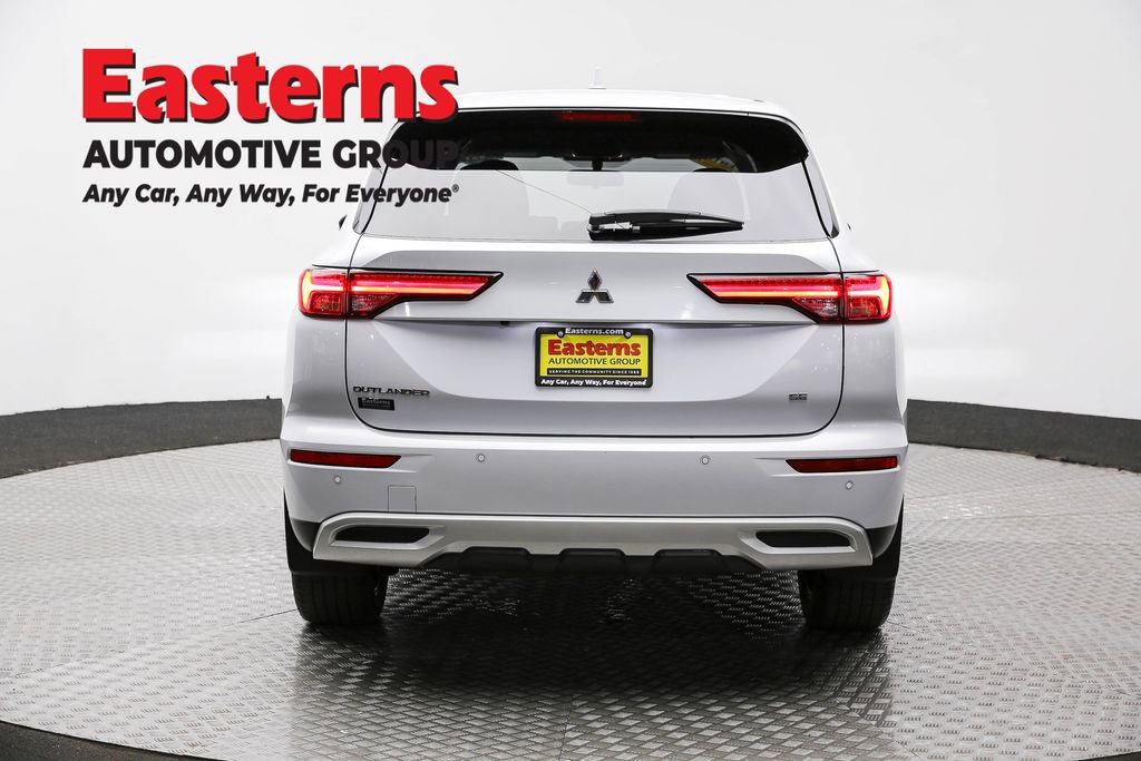 Used 2024 Mitsubishi Outlander SE image 6