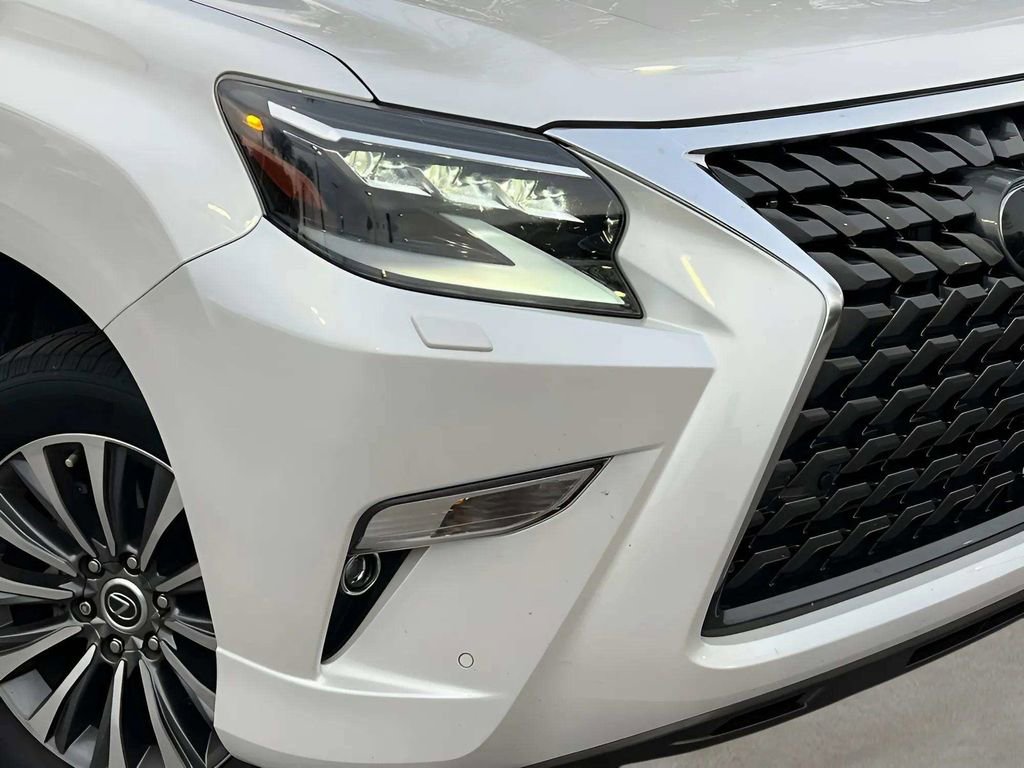Used 2023 Lexus GX 460 Luxury w/ Accessory Package image 31