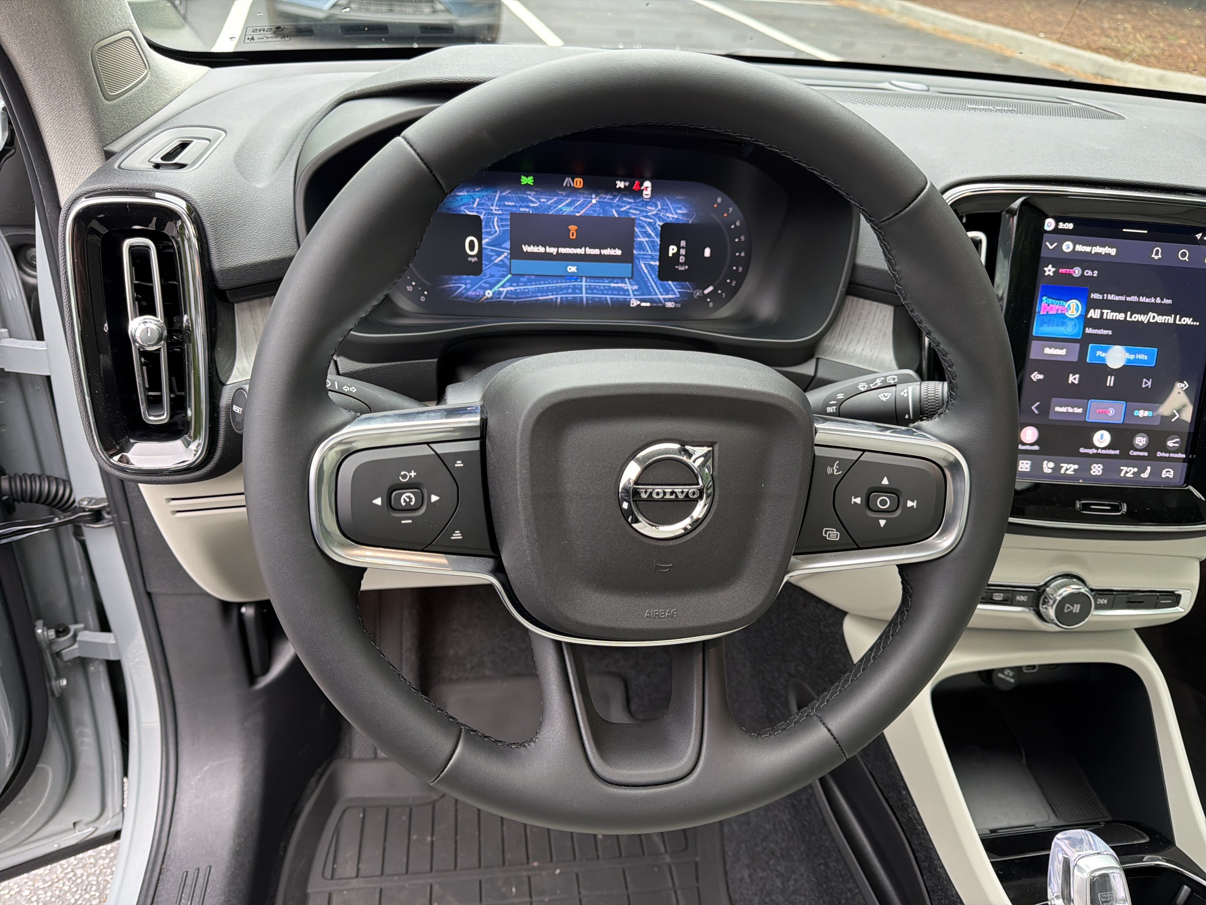 New 2026 Volvo XC40 B5 Ultra w/ Protection Package Premier AWD/4WD image 19