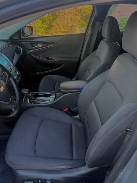 Used 2023 Chevrolet Malibu RS image 12