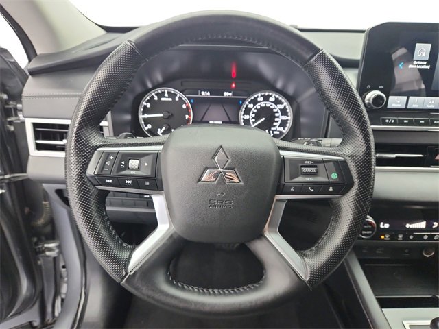 Used 2024 Mitsubishi Outlander SE image 13