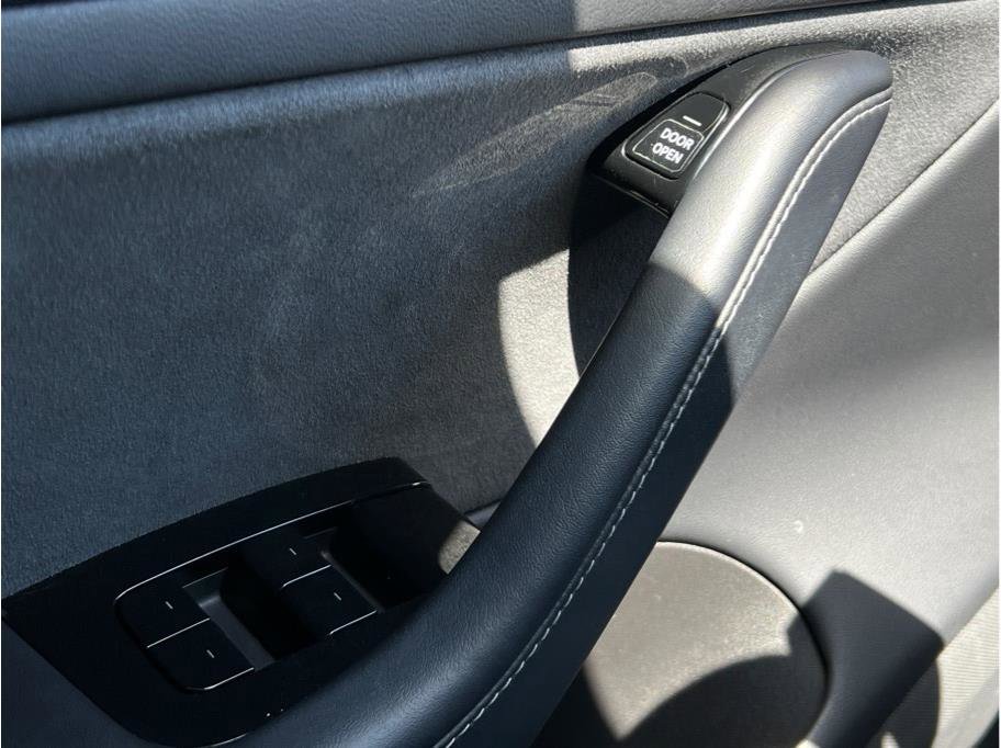 Used 2019 Tesla Model 3 RWD image 17